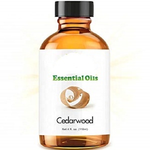Huile essentielle à base de plantes Cedarwood de haute qualité Exportateurs haut de gamme Caractéristique éclaircissante - Product Image 2