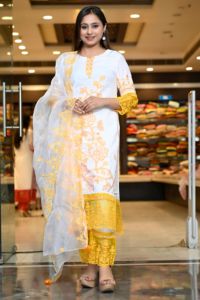 Ropa Étnica Moderna, Salwar Kameez Elegante, Ropa Étnica para Mujer, Conjuntos de Kurti con Diseño Casual y Elegante, Venta al Por Mayor - Product Image 4