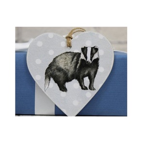 ไม้สีเข้มตกแต่งหัวใจการออกแบบชิ้นไม้ขนาดที่กำหนดเองและแขวนใช้สำหรับตกแต่งบ้านในร่ม - Product Image 2