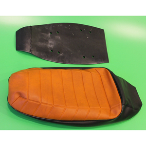 Funda de asiento completa marrón y negra (con goma interna + esponja) Lambretta J50 Special - Product Image 3