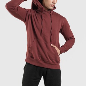 ชุดเซ็ตเสื้อฮู้ดสีแดงเลือดหมูและกางเกงจ็อกเกอร์สีดำ ผ้าฟลีซ อุ่นสบายสำหรับฤดูหนาว ชุดลำลองสไตล์สปอร์ต ชุดออกกำลังกายกลางแจ้งสุดเท่ - Product Image 3