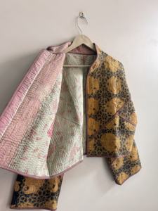 Chaqueta Corta de Algodón Vintage Hecha a Mano con Acolchado Kantha, Estilo Boho - Product Image 5