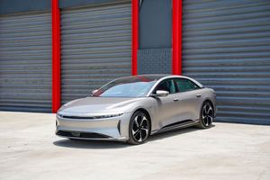 คุ้มค่า! รถยนต์ซีดานมือสอง ปี 2024 รุ่น Air Tourring AWD 92kWh เกียร์อัตโนมัติ 1 สปีด เบาะหนัง - Product Image 1