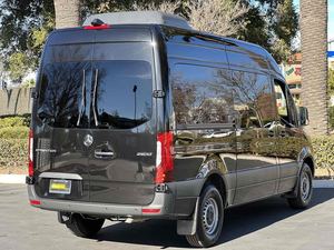 2023 SPRINTER 2500 144 Furgoneta de Pasajeros RWD con Luces DRL Automáticas Lista para Enviar - Product Image 6