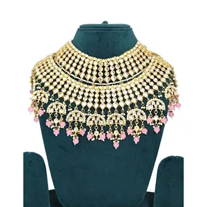 Ensemble de bijoux de mariée lourd en Kundan avec zircon, perles et boucles d'oreilles Maang Tikka pour mariage et fête - Product Image 3