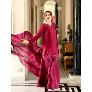 NOUVEAU SALWAR KAMEEZ DE CÉRÉMONIE ET DE SOIRÉE DE LA MARQUE RADHE EXPORTS, AVEC DUPATTA, BRODERIE, STYLE MODERNE, TISSU CRÊPE FRANÇAIS LUXUEUX, SÉCHAGE RAPIDE, MICRO - Product Image 1