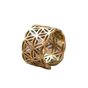 אטרקטיבי פליז טבעת אופנה אביזרי מפעל סיטונאי הניצוץ נשים זהב פליז טבעת במחיר זול