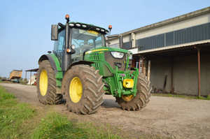 Tractores John Deeree 6130R 100-174 HP usados al por mayor en venta - Product Image 6