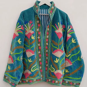Veste en velours Suzani brodée à la main, motif floral, style décontracté, pour les fêtes ou un usage quotidien - Product Image 4