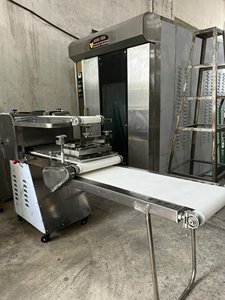 Máquina Moldeadora de Masa de 3 Bandas Transportadoras con 1 Año de Garantía, para Panadería en Vietnam, Motor Eléctrico de 750W, 220V/380V, 1750x500x1050 (DxRxC) - Product Image 3