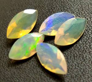 Opale d'Éthiopie Naturelle Marquise Coupe 6x12mm Facette-Lâche Opale Éthiopienne Marquise Coupe Gemme Superbe Qualité Multifire - Product Image 1
