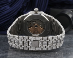 Montre de luxe en or rose sertie de moissanite avec lunette baguette et cadran entièrement serti de diamants, bijoux hip-hop - Product Image 4