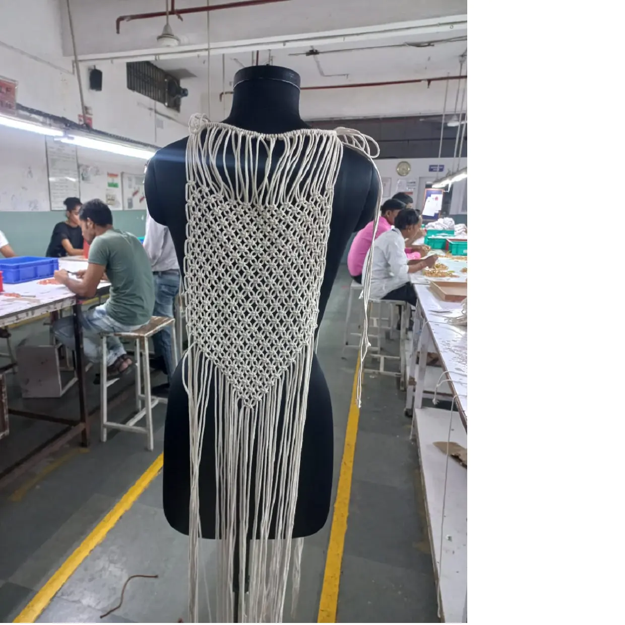 패션 디자이너와 재판매를위한 의류 매장에 이상적인 100% 코튼 코드로 만든 맞춤형 코튼 크로 셰 뜨개질 탑