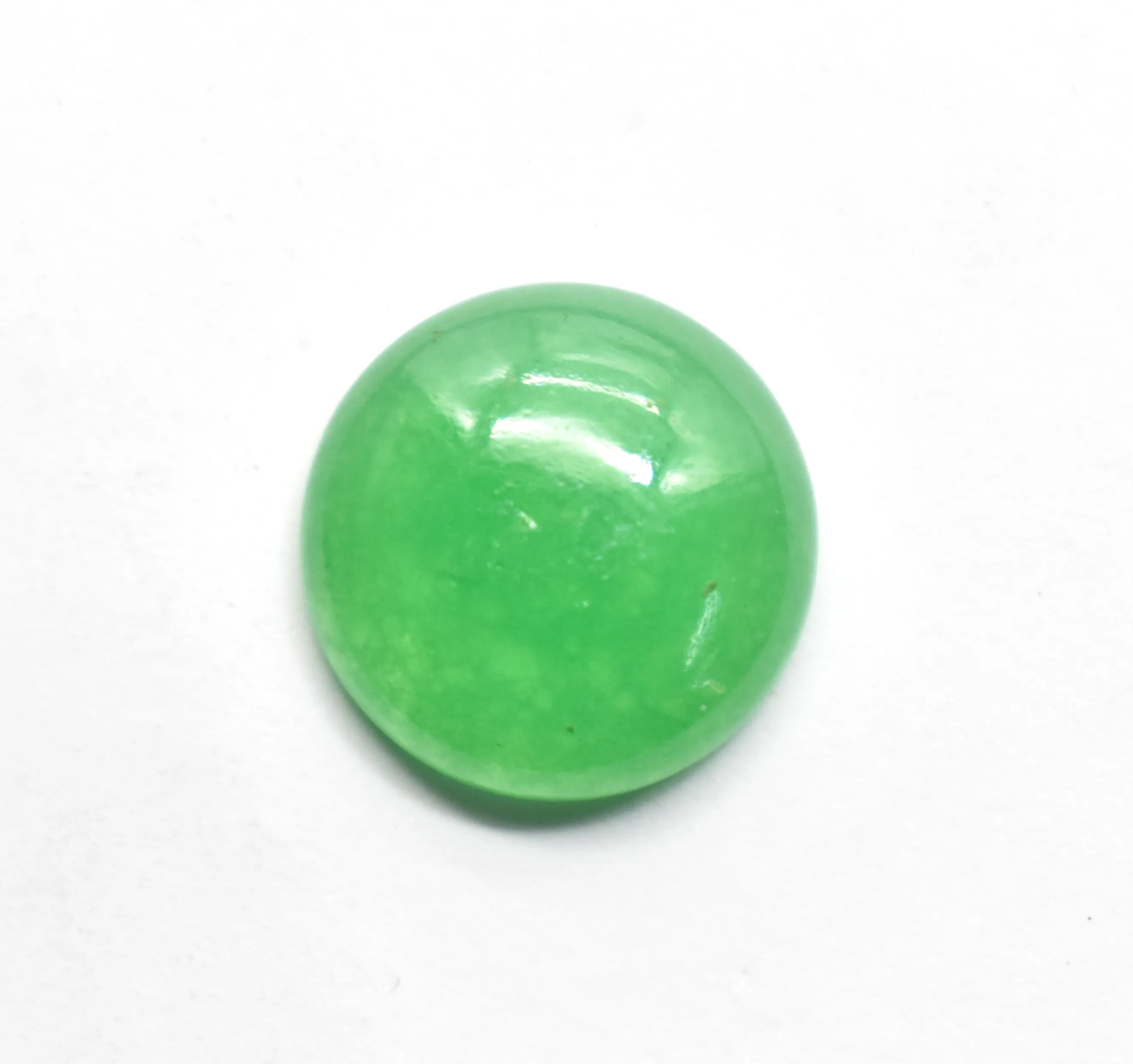 Cabochão de Jade Verde Lab 15mm Cabochão de Pedras preciosas soltas redondo para fazer joias (todos os tamanhos disponíveis).