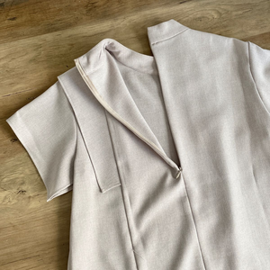 Nuova Camicia Estiva da <span class=keywords><strong>Donna</strong></span> 2026, Taglia Grande, Vestibilità Comoda, Collo Asimmetrico, <span class=keywords><strong>Blusa</strong></span> Casual <span class=keywords><strong>Beige</strong></span> - Product Image 5