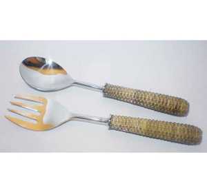 Cuillère rustique en bois et en résine époxy de la meilleure qualité pour usage fait à la main Cuillères de table à vendre - Product Image 2