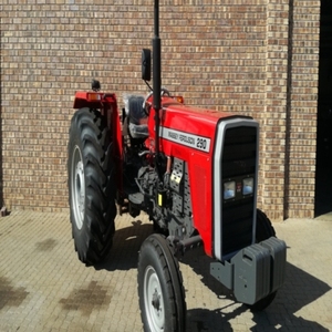 Tracteurs agricoles Massey Ferguson 290 d'occasion, 100-120 CV, équipés d'un charrue et d'une herse, à vendre. - Product Image 1