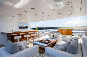Yate de Lujo de Fibra de Vidrio de 133 Pies, Yate con Motor Interior, Casco Blanco, Crucero Oceánico, Ocio, 250 HP, Velocidad de 30-35 Nudos - Product Image 4