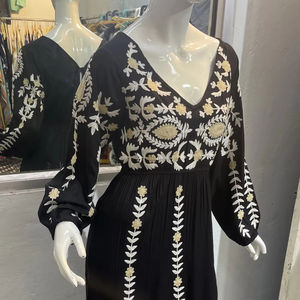 Robe longue brodée à la machine 100% coton de haute qualité pour femmes musulmanes filles lavable avec taille naturelle - Product Image 1