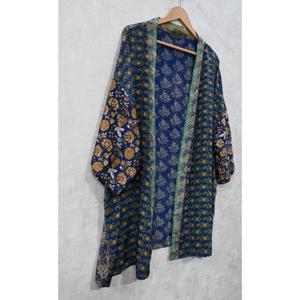 ชุดคลุมกิโมโนสั้นสำหรับผู้หญิง ไซส์ใหญ่ ผ้าไหมพิมพ์ลายดอกไม้ สไตล์อินเดีย ทำมือ ระบายอากาศได้ดี เหมาะสำหรับใส่ลำลองในฤดูใบไม้ร่วง - Product Image 2