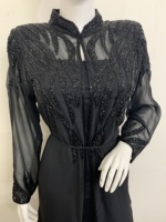 Robe Abaya élégante pour femmes musulmanes adultes, ouverte sur le devant, ornée de perles, respirante, extensible dans quatre directions, légère, à manches longues, en georgette, pour le printemps