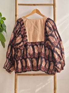 Blusa corta elegante y cómoda de algodón puro con diseño bohemio floral terroso estampado de bloque de Bagru indio para ropa de día de verano - Product Image 2