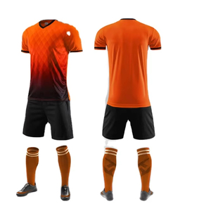 Nouvelle arrivée maillot de football confortable ensembles d'uniformes d'entraînement personnalisables de l'usine vêtements de football de haute qualité - Product Image 1