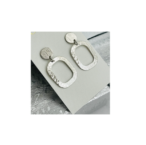 Pendientes de tuerca de latón indio con pequeñas superficies texturizadas, estilo Austin 1920, joyería para boda, regalo sorpresa para ella - Product Image 5