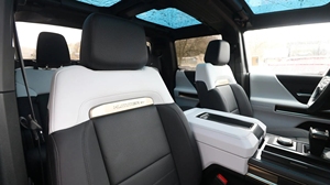Camioneta Eléctrica 2024 3X Omega Edition, Paquete de Baterías de 24 Módulos de Rango Extendido, Unidad de Tracción Delantera de un Solo Motor - Product Image 5