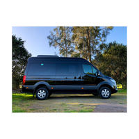 Mercedes Sprinter modèle d'occasion emballé pour expédition internationale avec chargement sécurisé