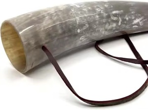 แตรเป่าแบบนอร์สขัดเงาเป็นมิตรกับสิ่งแวดล้อม ทำจากเขาควายธรรมชาติ พร้อมสายหนัง - สไตล์ฮวงจุ้ยและศาสนา - Product Image 2