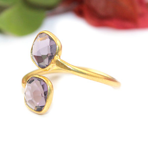 แฟชั่นที่ทันสมัยแหวนอเมทิสต์ทรงเบาะหินคู่ควอตซ์ชุบทอง24K เครื่องประดับสำหรับผู้หญิงขายส่ง - Product Image 2