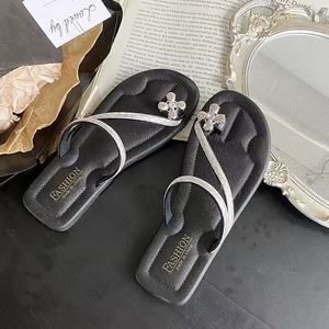 Sandalias de malla antideslizantes para mujer, estilo versátil, tendencia de moda de verano, para uso en exteriores, diseño atemporal. - Product Image 3