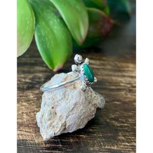 Zuni Handmade Men's <b>Ring</b> Cute Style Malachite & Sterling Silver <b>Turtle</b> Design with Bezel Setting Size 4.5 for Everyday Wear - Product Image 3
