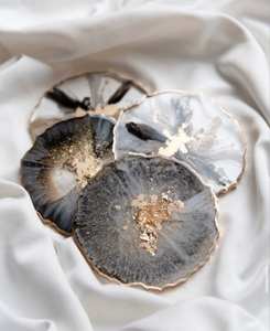 Dessous de verre en résine de luxe moulés faits à la main Tampons carrés de couleur personnalisables pour ensemble de tapis de cuisine de table Meilleur prix - Product Image 2