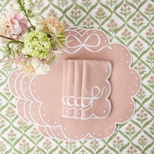 Mantel individual clásico de lino con bordado para una estética tradicional de mesa de comedor - Product Image 2