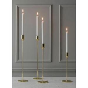 Bougeoir en laiton exquis avec des motifs fabriqués à la main conçus pour améliorer n'importe quel espace avec une touche sophistiquée et artistique - Product Image 3