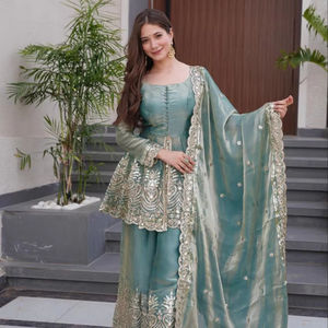 Colección de trajes Sharara de diseñador premium para mujer, tela de satén de seda de dos tonos con bordado de lentejuelas y espejos reales. - Product Image 1