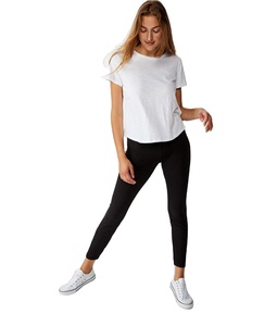 Pantalones de mujer suaves y cómodos de alta calidad Leggings de diseño simple para uso informal en el gimnasio - Product Image 1