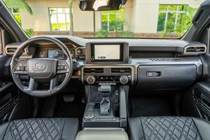 Toyota Tacoma SR5 Turbo 2025 Usada en Excelentes Condiciones, Motor de 4 Cilindros, Llantas Method Race, Mayormente sin Modificaciones - Product Image 4