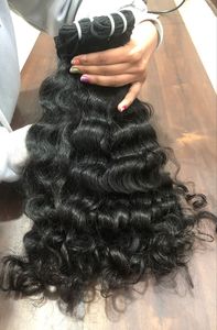 Extensión de Cabello Humano 100% Virgen Rizado Hindú de Templo sin Procesar de Doble Trama a Máquina de un Solo Donante Color Negro para Mujer Suave y Sedoso - Product Image 2