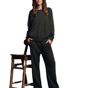 Vente directe d'usine Sweat-shirt pour femme en coton 100% uni Col rond Manches longues Polaire avec broderie de logo personnalisée - Product Image 3