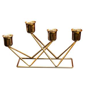 Soporte de vela de metal con acabado dorado Soporte de linterna de lujo de tamaño personalizado para el hogar y la sala de estar Navidad. - Product Image 1