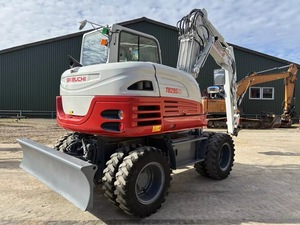 Excavadora de cadenas Takeuchi TB295W 2022 confiable con motor, caja de cambios y bomba Koop para proyectos de carreteras y movimiento de tierras - Product Image 6