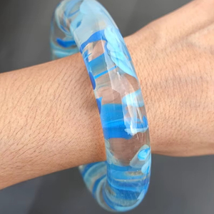 Bracelet en acrylique de finition mate personnalisé | Bracelet large fait à la main classique minimaliste bijoux de mariage respectueux de l'environnement accessoire intemporel - Product Image 1