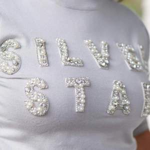Suéter de estrella plateada gris griego para mujer, Jersey de punto de cuello redondo con letras adornadas con perlas, Top elegante de moda de manga larga - Product Image 6