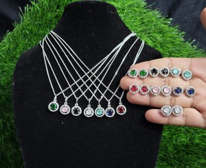 Juego de colgantes de diamantes americanos tradicionales Joyas clásicas chapadas en plata para mujeres y niñas Precio por pieza - Product Image 1