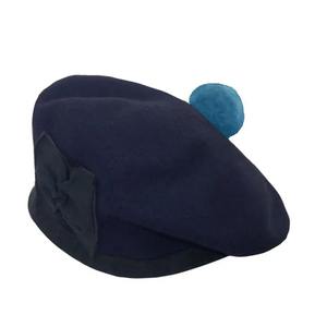 Chapeau Balmoral écossais traditionnel avec motif tartan rouge blanc et noir avec un chapeau en laine décoratif et de haute qualité - Product Image 2