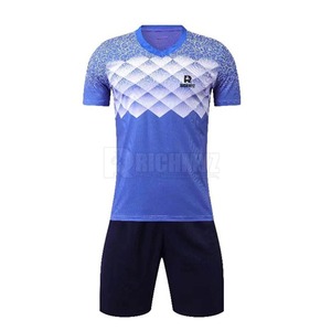 ชุดฟุตบอลแบบสั่งทำพิเศษ พิมพ์ลายแบบระเหิด พร้อมโลโก้ทีมตามสั่ง - Product Image 1