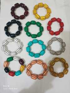 Brazalete de Resina Hecho a Mano por Khadim Handicrafts para Mujeres y Niñas, Joyería de Moda Sostenible de Alta Calidad, Color/Talla Personalizables - Product Image 4